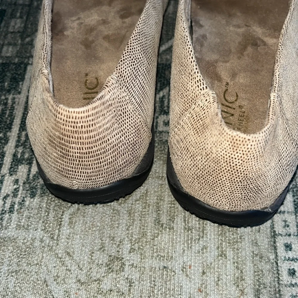 Vionic women’s Alda Orthaheel Metallic Saddle Lizard Slip On Loafers size 6